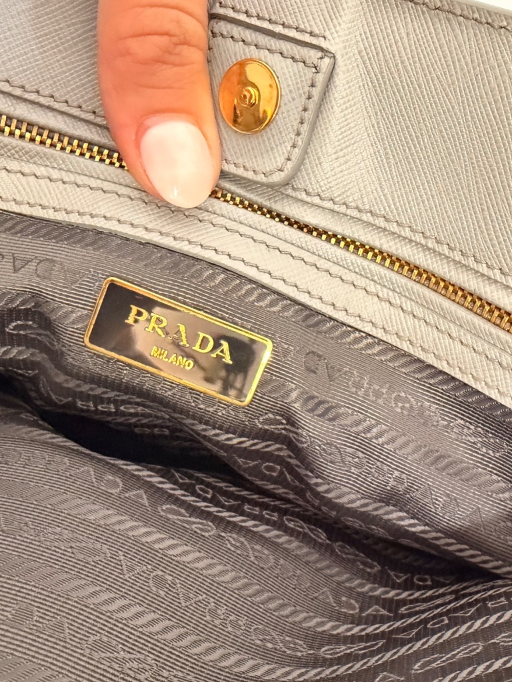 Prada Medium Gardener’s Tote Gray Saffiano Leather - Picture 3 of 14